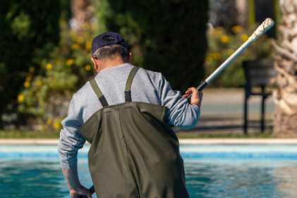 POOL CLEANING 