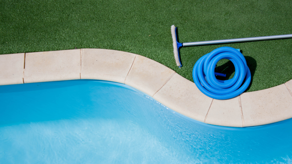 Pool Tile Cleaning
